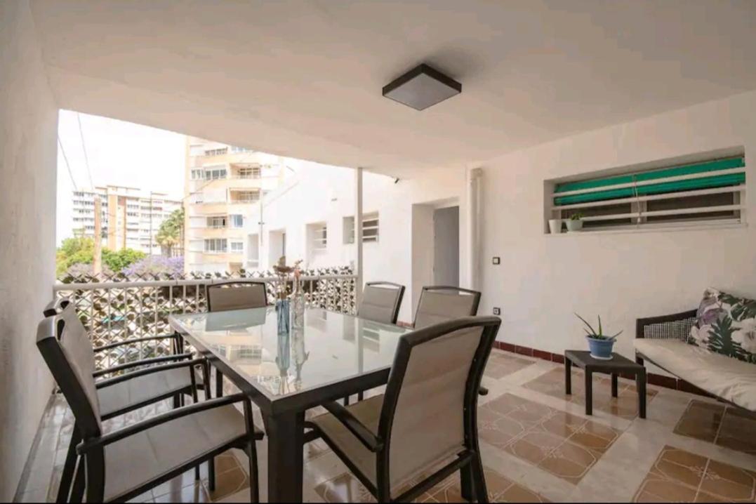 Stylish & Fully Furnished 3 Bedrooms Flat -4 Min Walk To Beautiful Beach Alicante Esterno foto